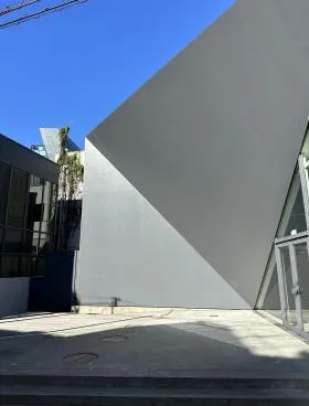 CASA神宮前ビルの外観