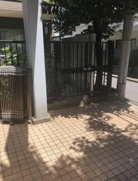 小塚ハイツビルの外観