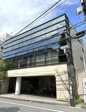 ジュニア千駄ヶ谷ビルの外観