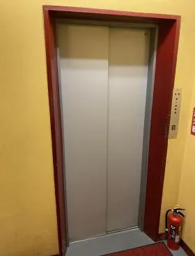 原宿ハイツビルの外観
