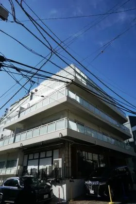神宮ハイツビルの外観