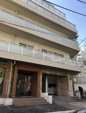 神宮ハイツビルの外観