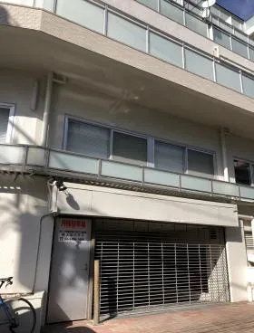 神宮ハイツビルの外観
