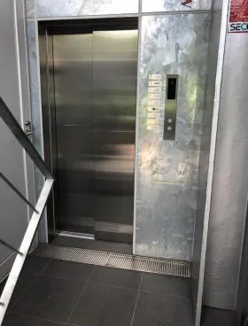 表参道TWビルの外観