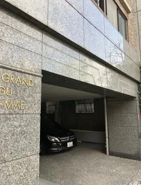 ファミールグラン神宮外苑前ビルの外観