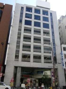 東梅田パークビルの外観