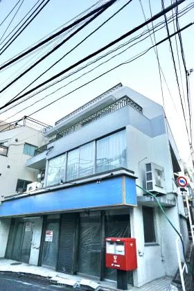 三福ビルの外観