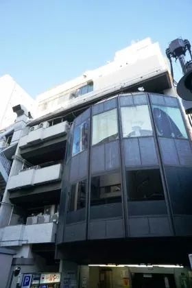 赤坂扇やビルの外観