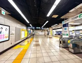 東京メトロ千代田線「赤坂駅」