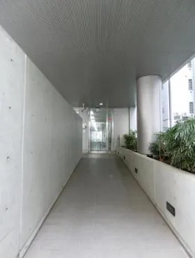 TISビルの外観