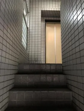 ナカミ東山ビルの外観
