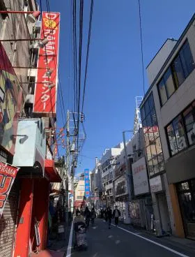 アイエスアイビルの外観