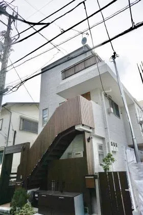 Villa Jinビルの外観