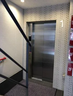 DB上野3ビルの外観