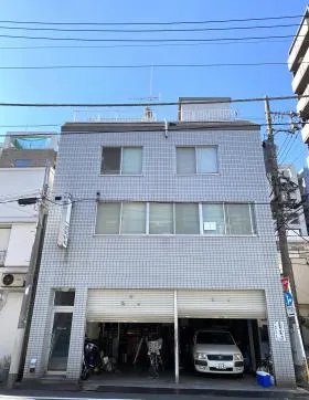 松居ビルの外観