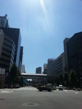 今朝ビルの外観