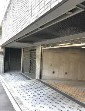 フレンシア外苑西1期ビルの外観
