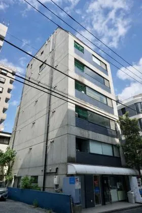 りとるふぉーれすとビルの外観