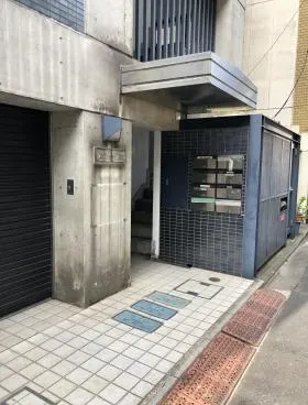 りとるふぉーれすとビルの外観