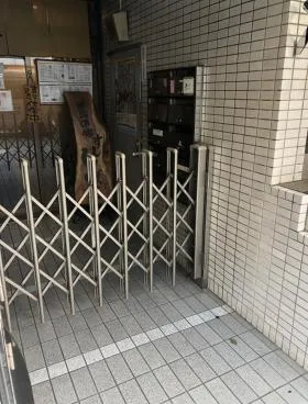 雷門ウスイビルの外観