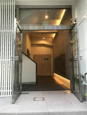 岡崎ビルの外観