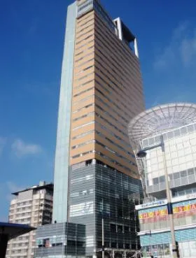 髙松シンボルタワービルの外観