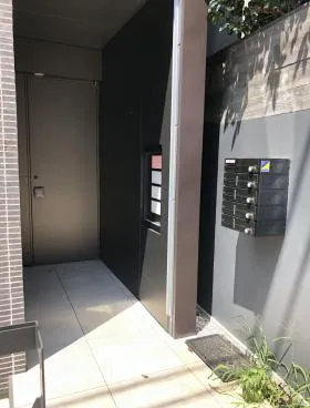 Stones Court表参道ビルの外観