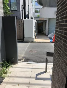 Stones Court表参道ビルの外観