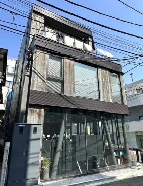 Stones Court表参道ビルの外観