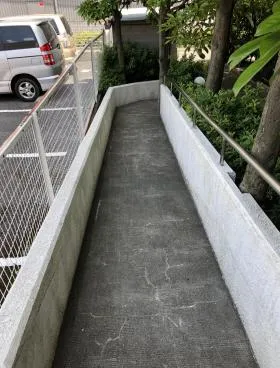 パールグリーン新宿ビルの外観
