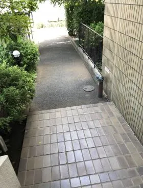 パールグリーン新宿ビルの外観