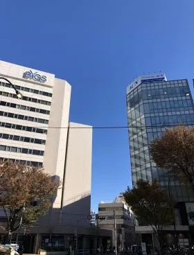 高商ビルの外観