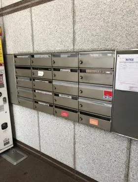 モンパルテ北参道ビルの外観