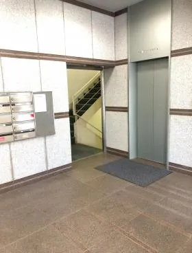 モンパルテ北参道ビルの外観