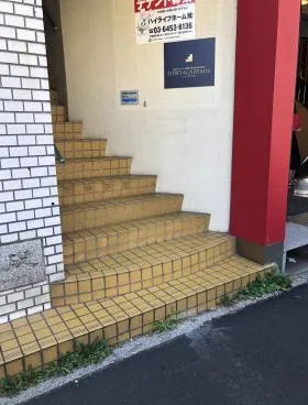 早稲田駅前ビルの外観