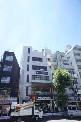 早稲田駅前ビルの外観