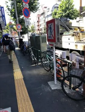 早稲田駅前ビルの外観
