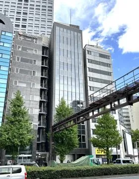 SKI西新宿ビルの外観