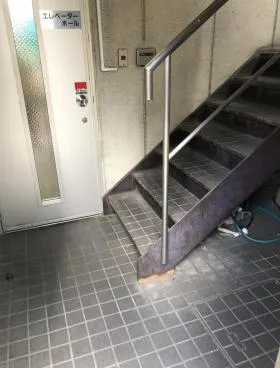 尾上貿易上野ビルの外観
