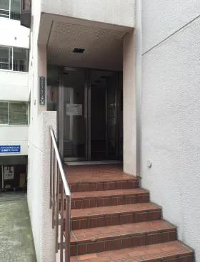 外苑マンションビルの外観