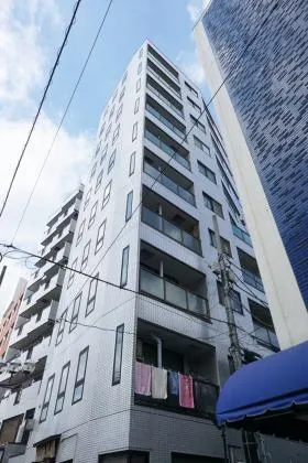 新根岸拾番館ビルの外観