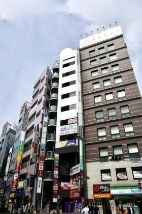 神田駅前ビルの外観