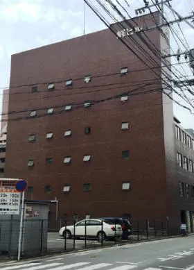 峰ビルの外観