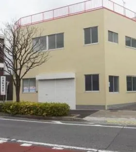本一色ビルの外観
