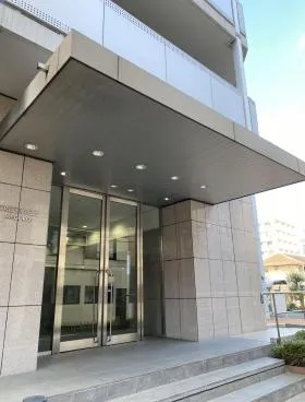 トレステージ目黒ビルの外観
