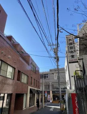 M.A RESIDENCE MINAMIAOYAMAビルの外観