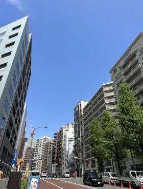 代々木駅前ビルの外観
