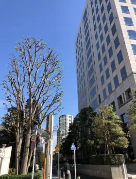 リバーサイドビルの外観