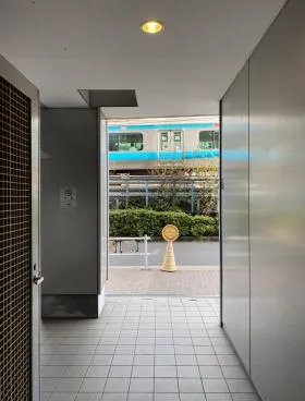 理研機器浜松町ビルの外観