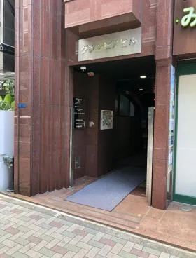 グランピアビルの外観